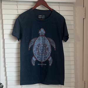 Unisex Graphic Cancun Turtle T-Shirt - Dark Gray-Size Small